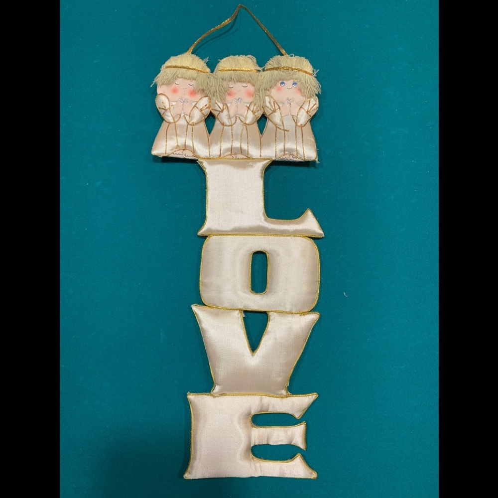 Angel wall hanger